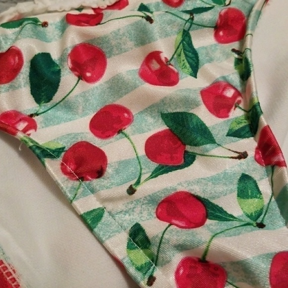 𝅺bikini Bottom Cherry Design Size Small - Picture 2 of 4